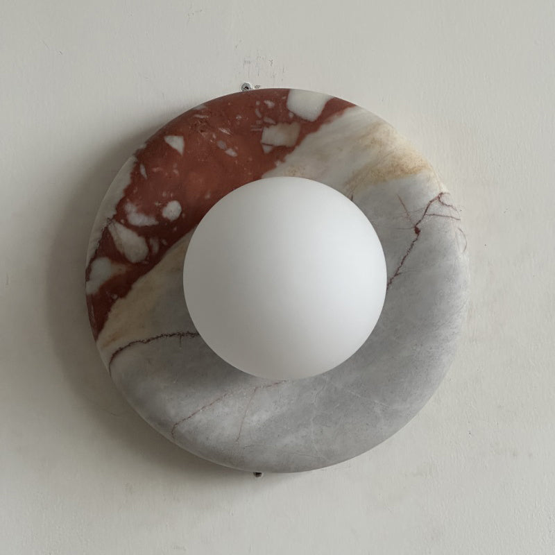 Ronde Design Wandlamp Met Marmeren Achterplaat En Glazen Bol Voor Hal En Slaapkamer