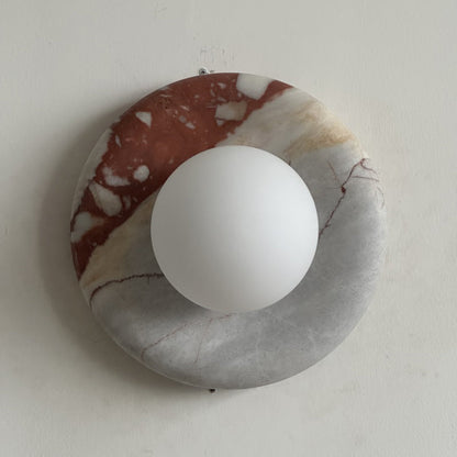 Ronde Design Wandlamp Met Marmeren Achterplaat En Glazen Bol Voor Hal En Slaapkamer