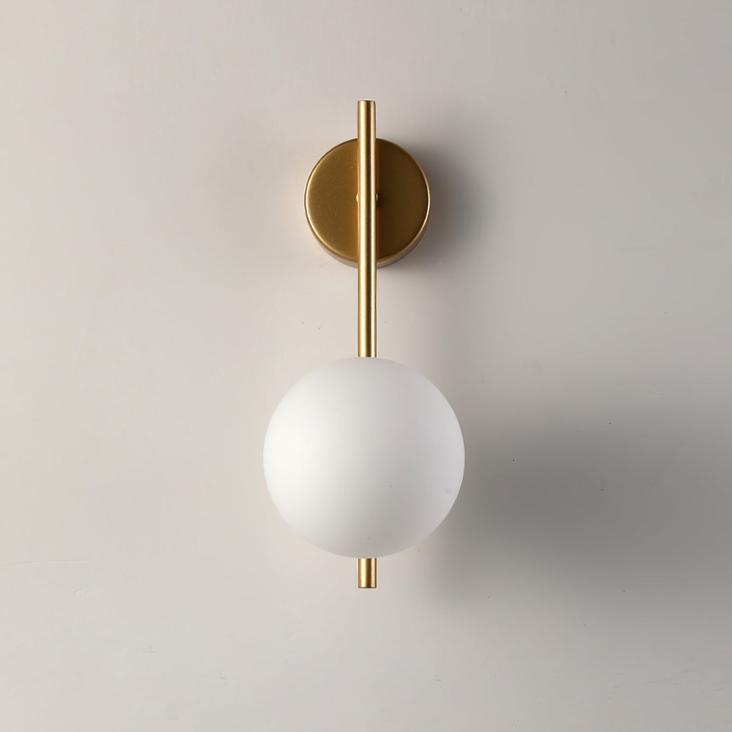 Design Wandlamp Goud Wit Glas Sfeerlicht Modern Interieur Woonaccessoires Stijlvolle Verlichting