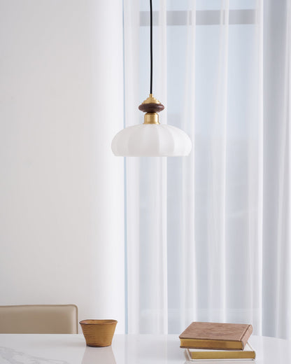 Glazen Hanglamp Bailey met Walnoten Houten Top | Retro Vintage Verlichting Koper Messing | Keukeneiland Eettafel Ontbijthoek | Eetkamer Hanglampen Glas | Skandinavisch Interieur