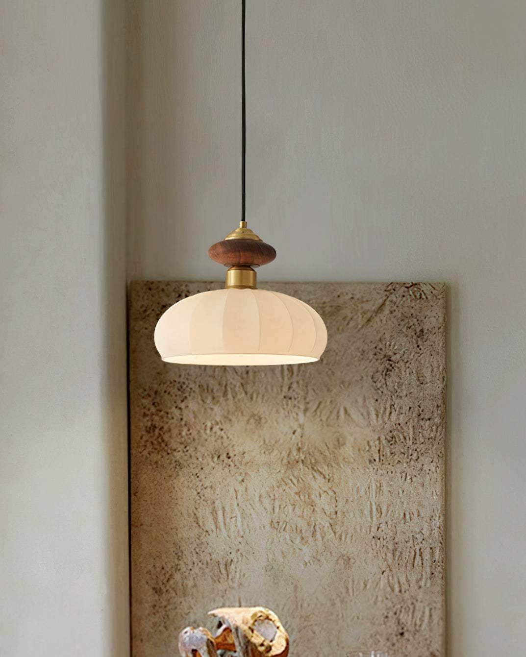 Glazen Hanglamp Bailey met Walnoten Houten Top | Retro Vintage Verlichting Koper Messing | Keukeneiland Eettafel Ontbijthoek | Eetkamer Hanglampen Glas | Skandinavisch Interieur