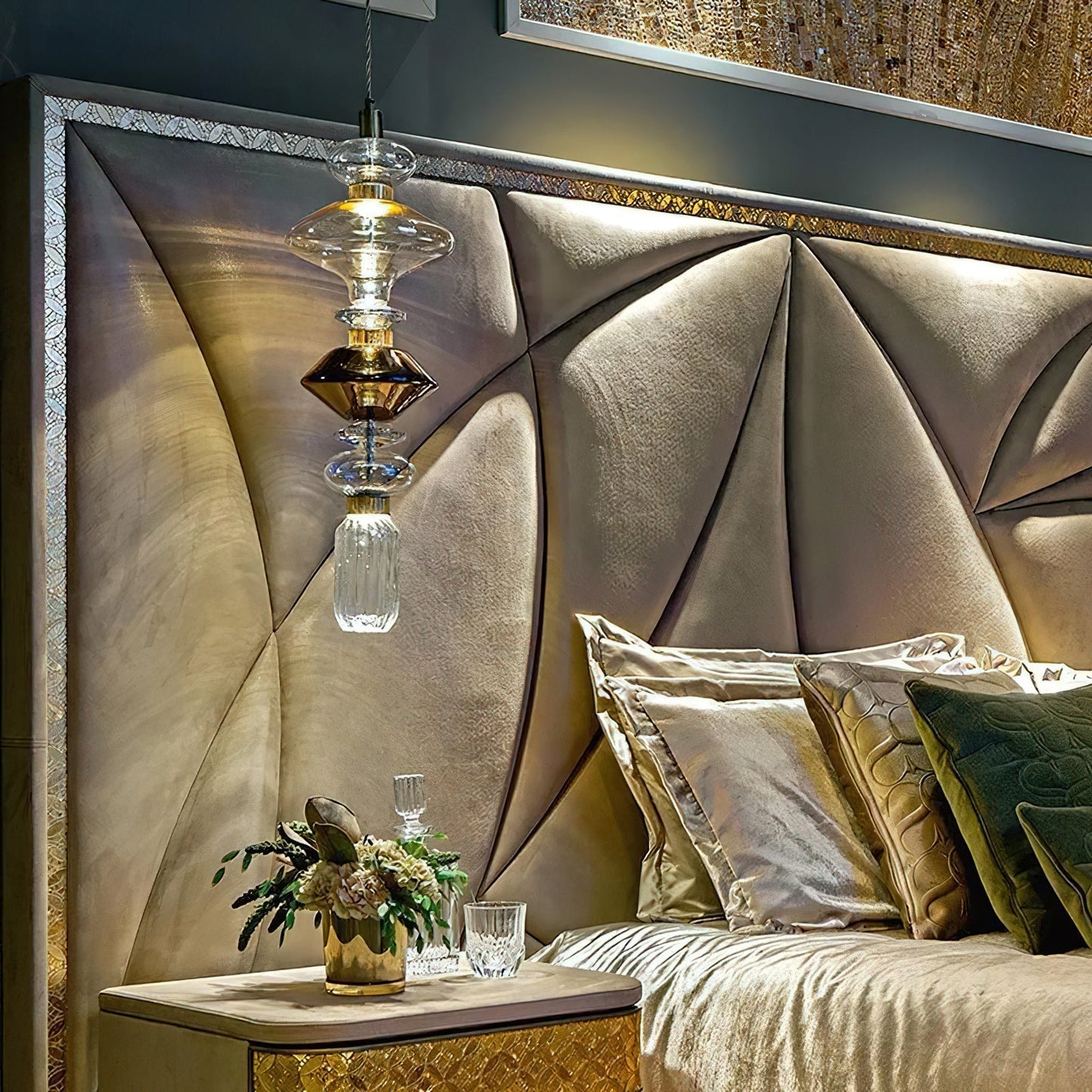 Glazen Hanglamp met Koperen Afwerking en Elegante Bolvorm voor Woonkamer en Eetkamer