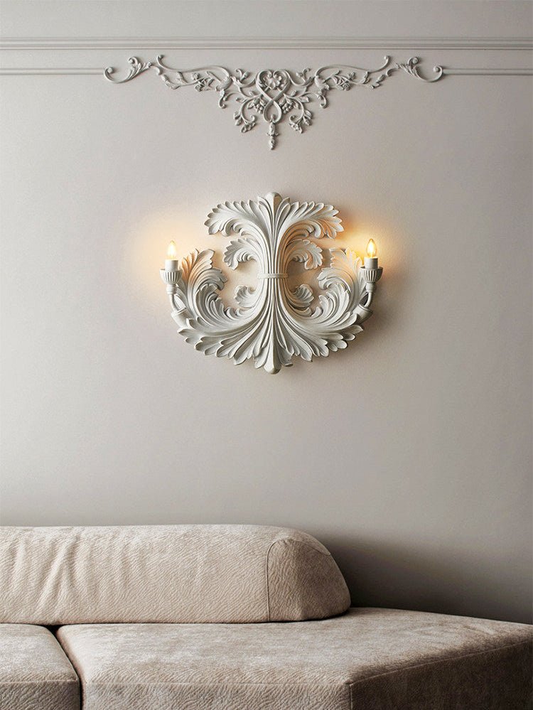 Klassieke Barok Wandlamp Met Florale Gipsdetails En Dubbele Lichtbron Voor Sfeervolle Binnenverlichting