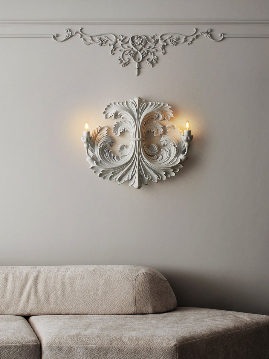 Klassieke Barok Wandlamp Met Florale Gipsdetails En Dubbele Lichtbron Voor Sfeervolle Binnenverlichting