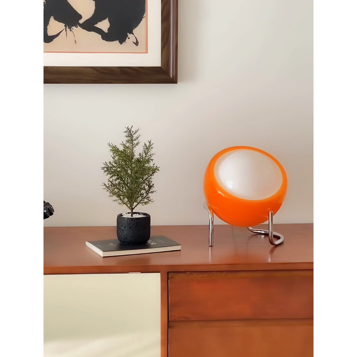Mid-Century Tafellamp met Gekleurde Glazen Bol en Roestvrij Stalen Voet – Retro Design Verlichting voor Slaapkamer en Woonkamer