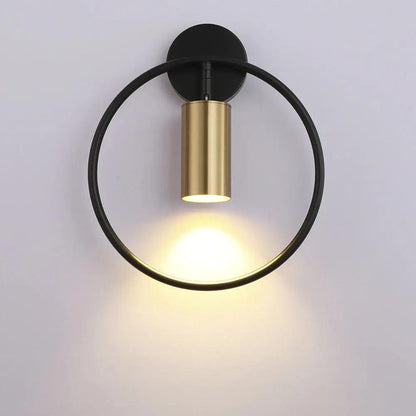 Moderne Wandlamp met Verstelbare Lampenkap – Zwart & Goud