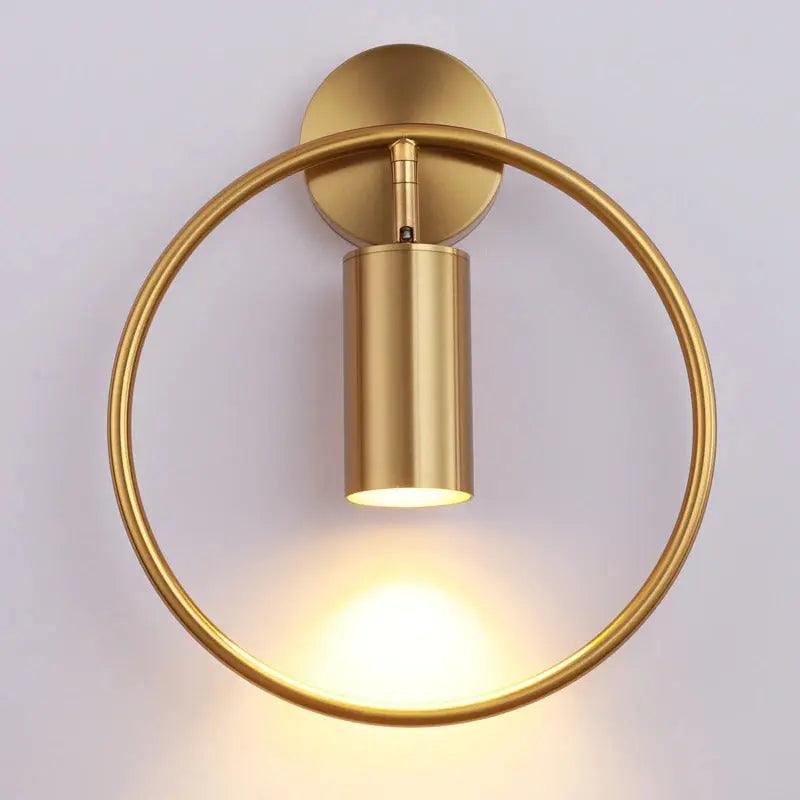 Moderne Wandlamp met Verstelbare Lampenkap – Zwart & Goud
