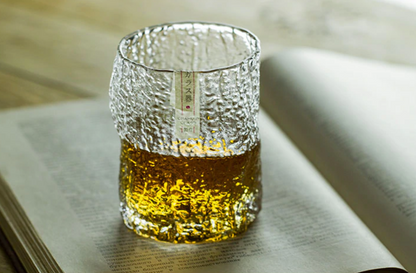 Handgemaakt Japans Whiskyglas met IJsstorm Reliëf 260ml Hittebestendig Glas Traditioneel Vakmanschap Luxe Presentatie in Houten Kist Premium Drinkglas voor Whisky Liefhebbers Authentiek Oosters Design