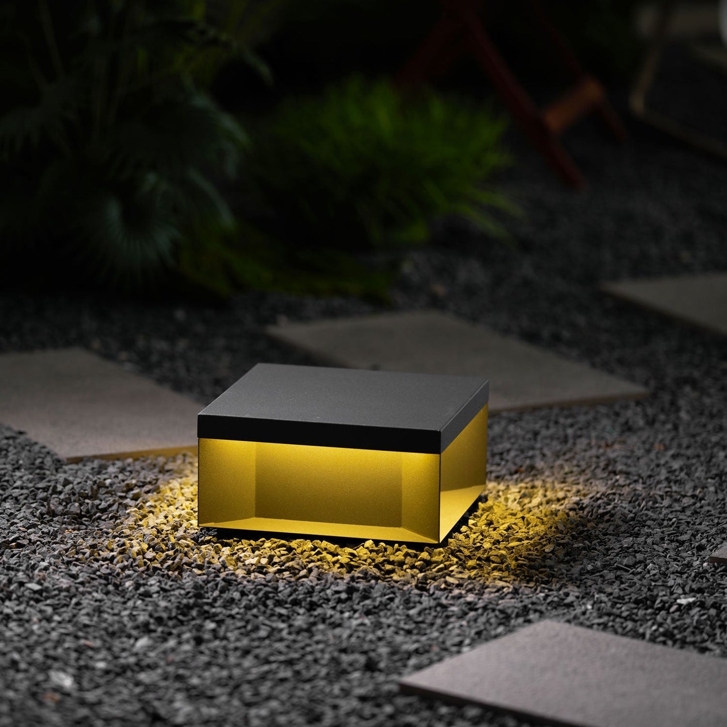 Buiten Tuinlamp Vierkant — Waterdicht IP65 Sokkel Verlichting Zwart Metaal & Matglas — 20×20×10 cm / 30×30×15 cm / 40×40×20 cm / 50×50×35 cm — Solarpaneel of Netaansluiting — 3000K/4000K/6000K — Oprit, Terras, Pad & Hek