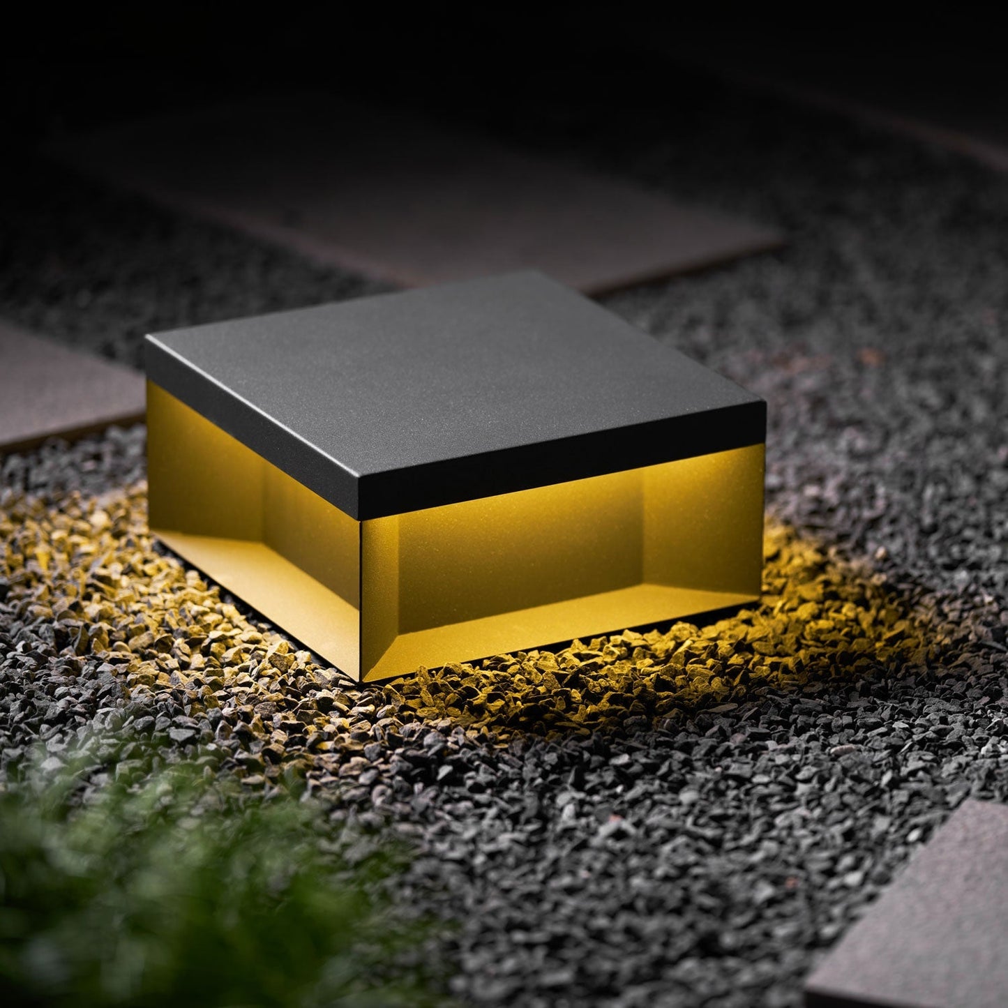 Buiten Tuinlamp Vierkant — Waterdicht IP65 Sokkel Verlichting Zwart Metaal & Matglas — 20×20×10 cm / 30×30×15 cm / 40×40×20 cm / 50×50×35 cm — Solarpaneel of Netaansluiting — 3000K/4000K/6000K — Oprit, Terras, Pad & Hek