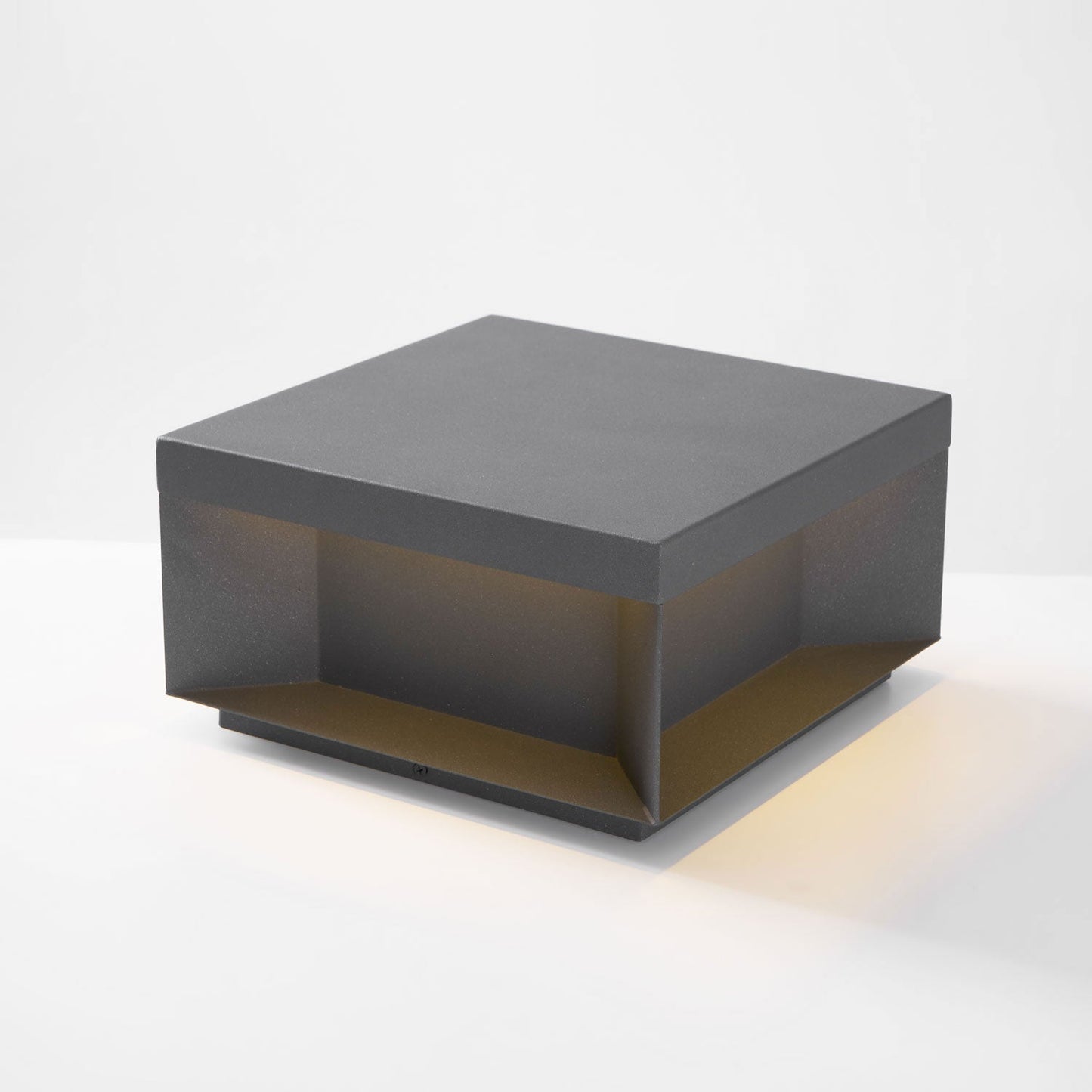 Buiten Tuinlamp Vierkant — Waterdicht IP65 Sokkel Verlichting Zwart Metaal & Matglas — 20×20×10 cm / 30×30×15 cm / 40×40×20 cm / 50×50×35 cm — Solarpaneel of Netaansluiting — 3000K/4000K/6000K — Oprit, Terras, Pad & Hek