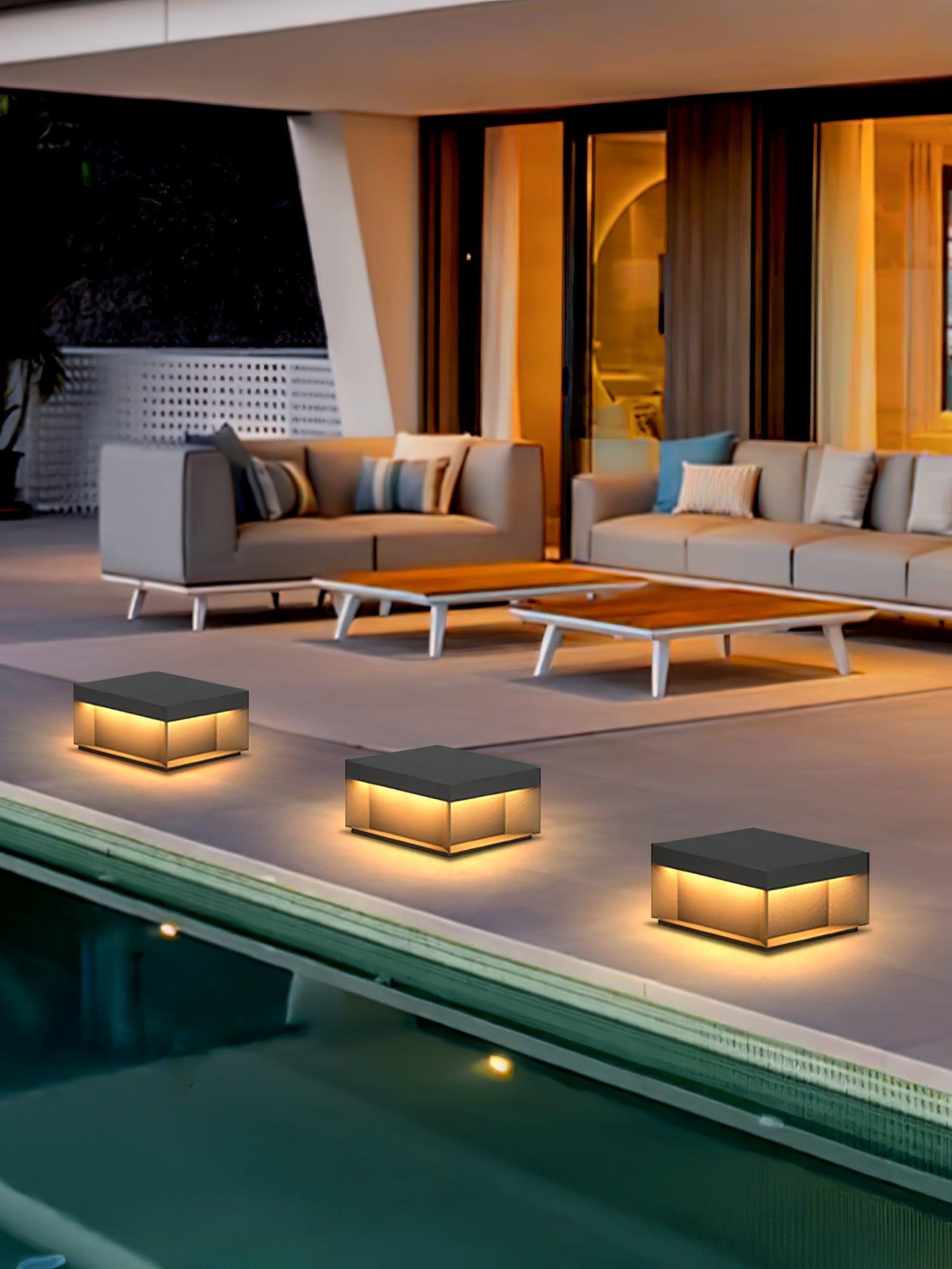 Buiten Tuinlamp Vierkant — Waterdicht IP65 Sokkel Verlichting Zwart Metaal & Matglas — 20×20×10 cm / 30×30×15 cm / 40×40×20 cm / 50×50×35 cm — Solarpaneel of Netaansluiting — 3000K/4000K/6000K — Oprit, Terras, Pad & Hek