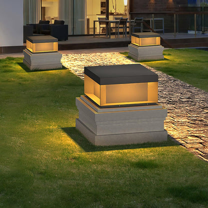 Buiten Tuinlamp Vierkant — Waterdicht IP65 Sokkel Verlichting Zwart Metaal & Matglas — 20×20×10 cm / 30×30×15 cm / 40×40×20 cm / 50×50×35 cm — Solarpaneel of Netaansluiting — 3000K/4000K/6000K — Oprit, Terras, Pad & Hek