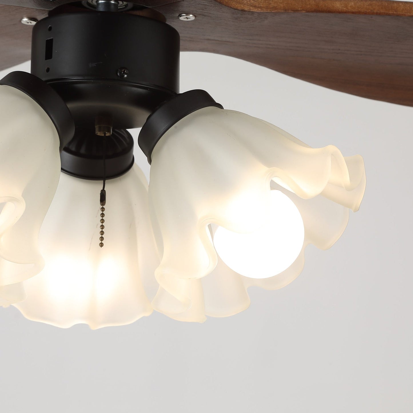 Plafondventilator met Verlichting – Scandinavische Ventilator met Lamp – Houten Bladen en LED-Verlichting