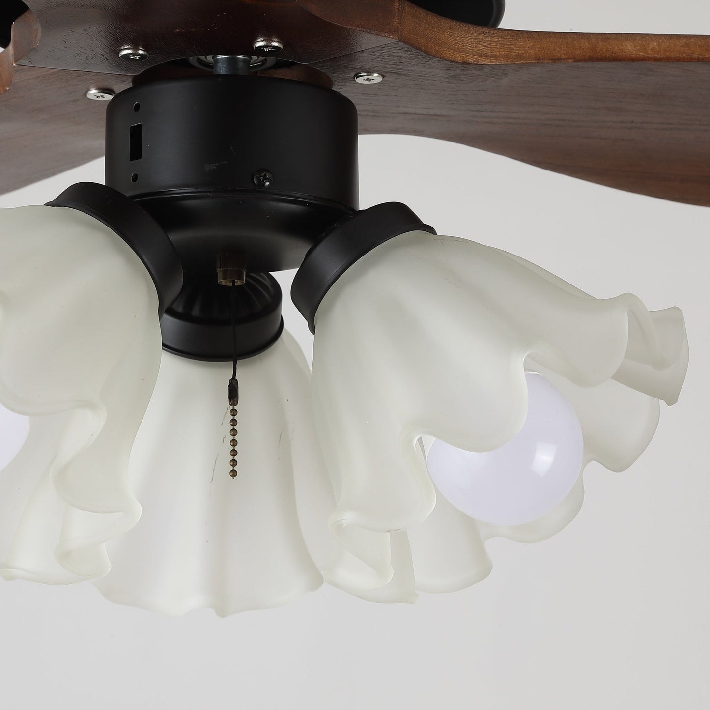 Plafondventilator met Verlichting – Scandinavische Ventilator met Lamp – Houten Bladen en LED-Verlichting