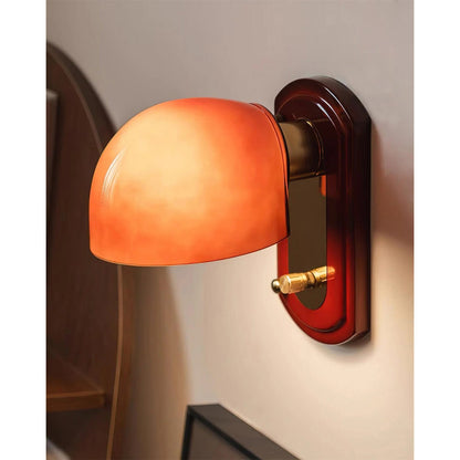 Vintage Wandlamp met Rode Glazen Kap — Sfeervolle Retro Verlichting voor Woonkamer & Eetkamer