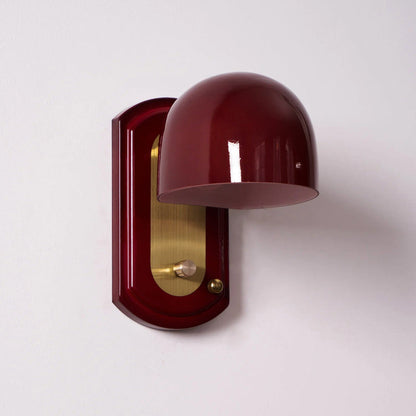 Vintage Wandlamp met Rode Glazen Kap — Sfeervolle Retro Verlichting voor Woonkamer & Eetkamer