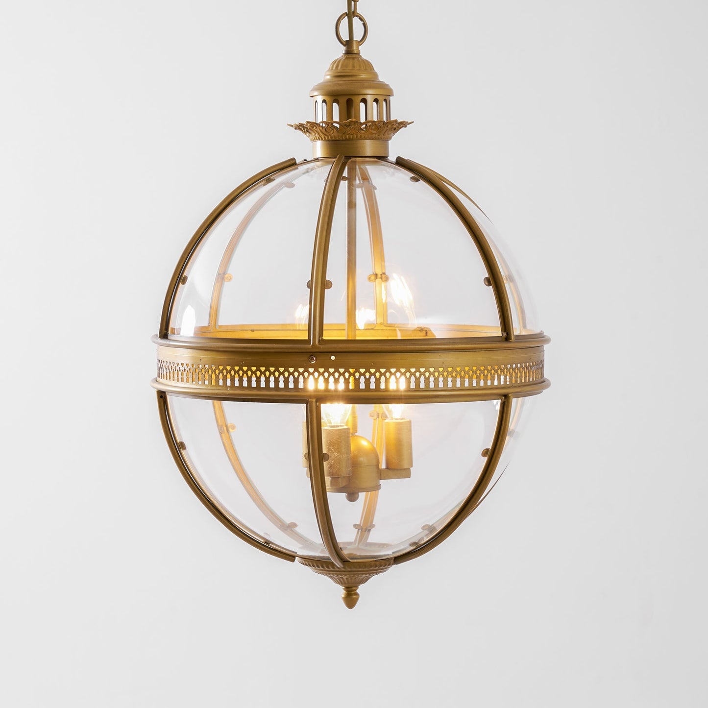 Barok Hanglamp met Glazen Kappen en Gouden Afwerking – Luxe Design Kroonluchter 3-Lichts