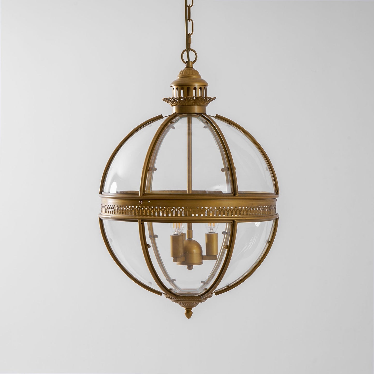 Barok Hanglamp met Glazen Kappen en Gouden Afwerking – Luxe Design Kroonluchter 3-Lichts