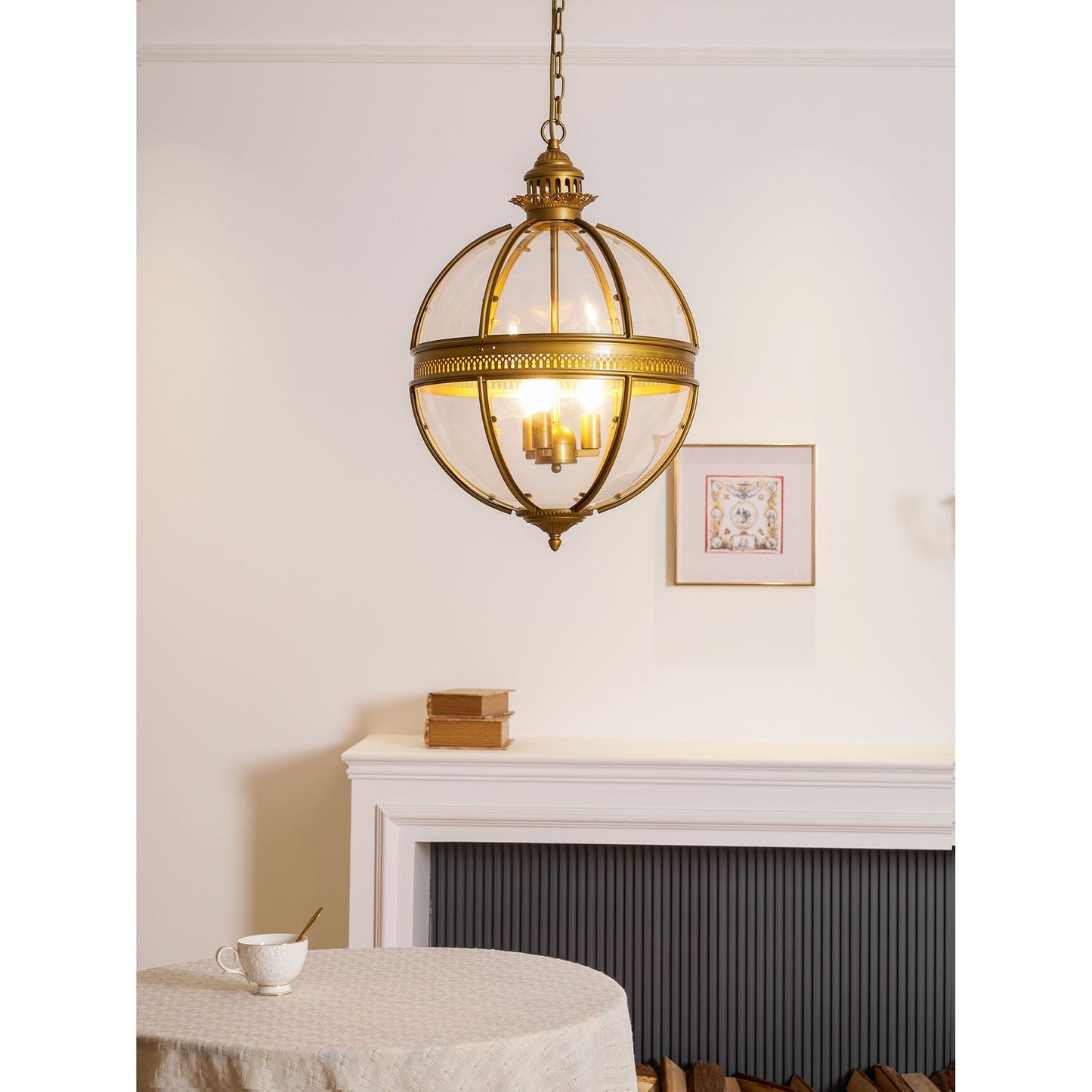 Barok Hanglamp met Glazen Kappen en Gouden Afwerking – Luxe Design Kroonluchter 3-Lichts