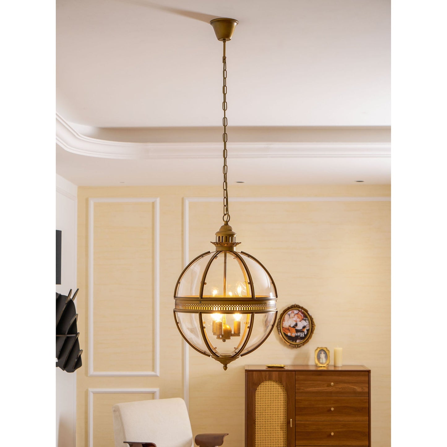 Barok Hanglamp met Glazen Kappen en Gouden Afwerking – Luxe Design Kroonluchter 3-Lichts