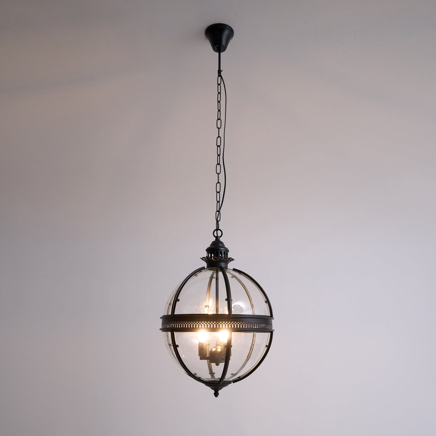 Barok Hanglamp met Glazen Kappen en Gouden Afwerking – Luxe Design Kroonluchter 3-Lichts