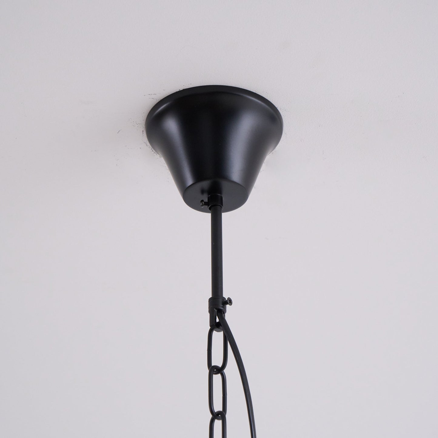 Barok Hanglamp met Glazen Kappen en Gouden Afwerking – Luxe Design Kroonluchter 3-Lichts