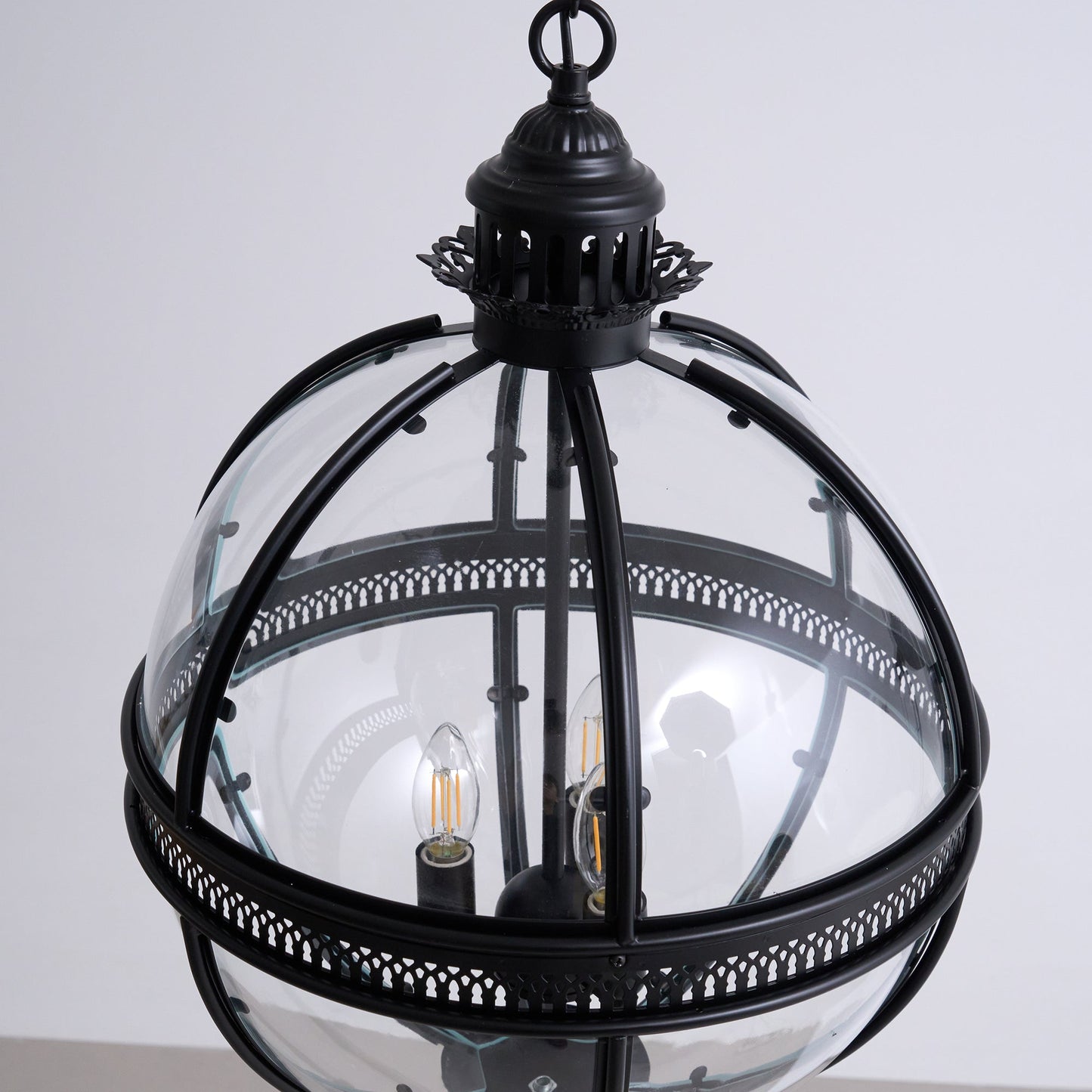 Barok Hanglamp met Glazen Kappen en Gouden Afwerking – Luxe Design Kroonluchter 3-Lichts
