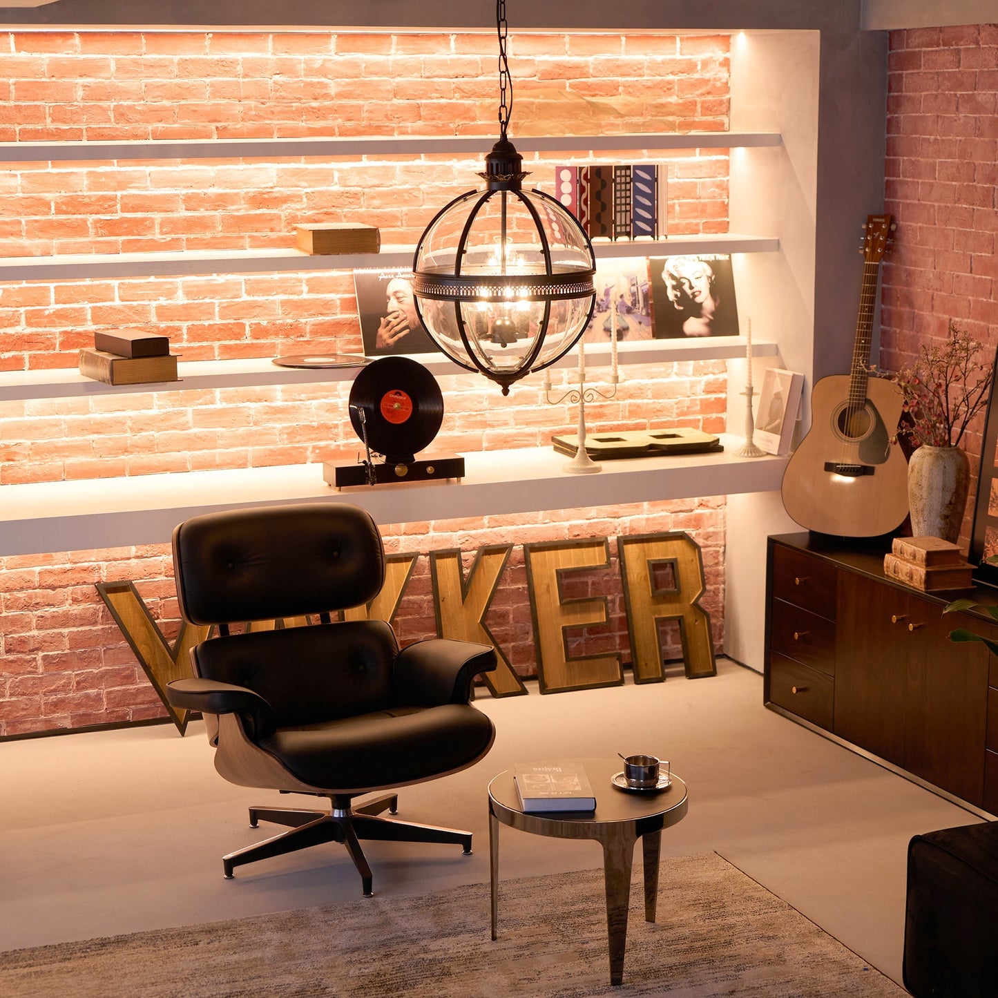 Barok Hanglamp met Glazen Kappen en Gouden Afwerking – Luxe Design Kroonluchter 3-Lichts
