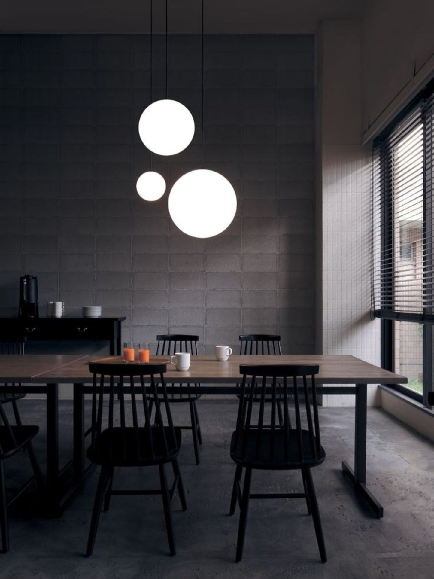 Architecturale Hanglamp met Opaal Glas — Messing of Zwart — Ø9-30cm — 100-200cm Hoogte