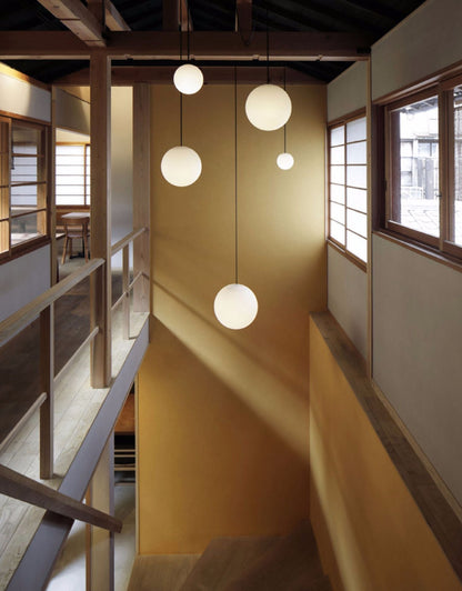 Architecturale Hanglamp met Opaal Glas — Messing of Zwart — Ø9-30cm — 100-200cm Hoogte