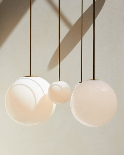 Architecturale Hanglamp met Opaal Glas — Messing of Zwart — Ø9-30cm — 100-200cm Hoogte