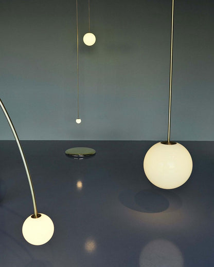 Architecturale Hanglamp met Opaal Glas — Messing of Zwart — Ø9-30cm — 100-200cm Hoogte