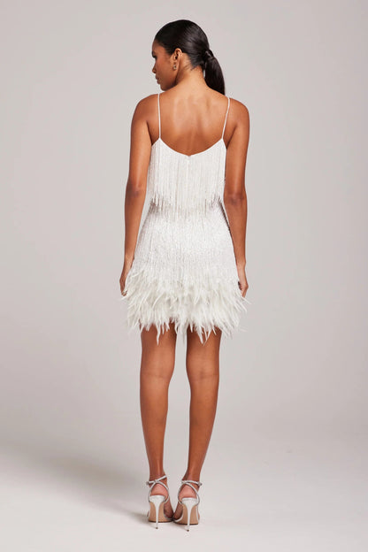 Vrouwelijke Cocktailjurk met Fringe en Parelveren