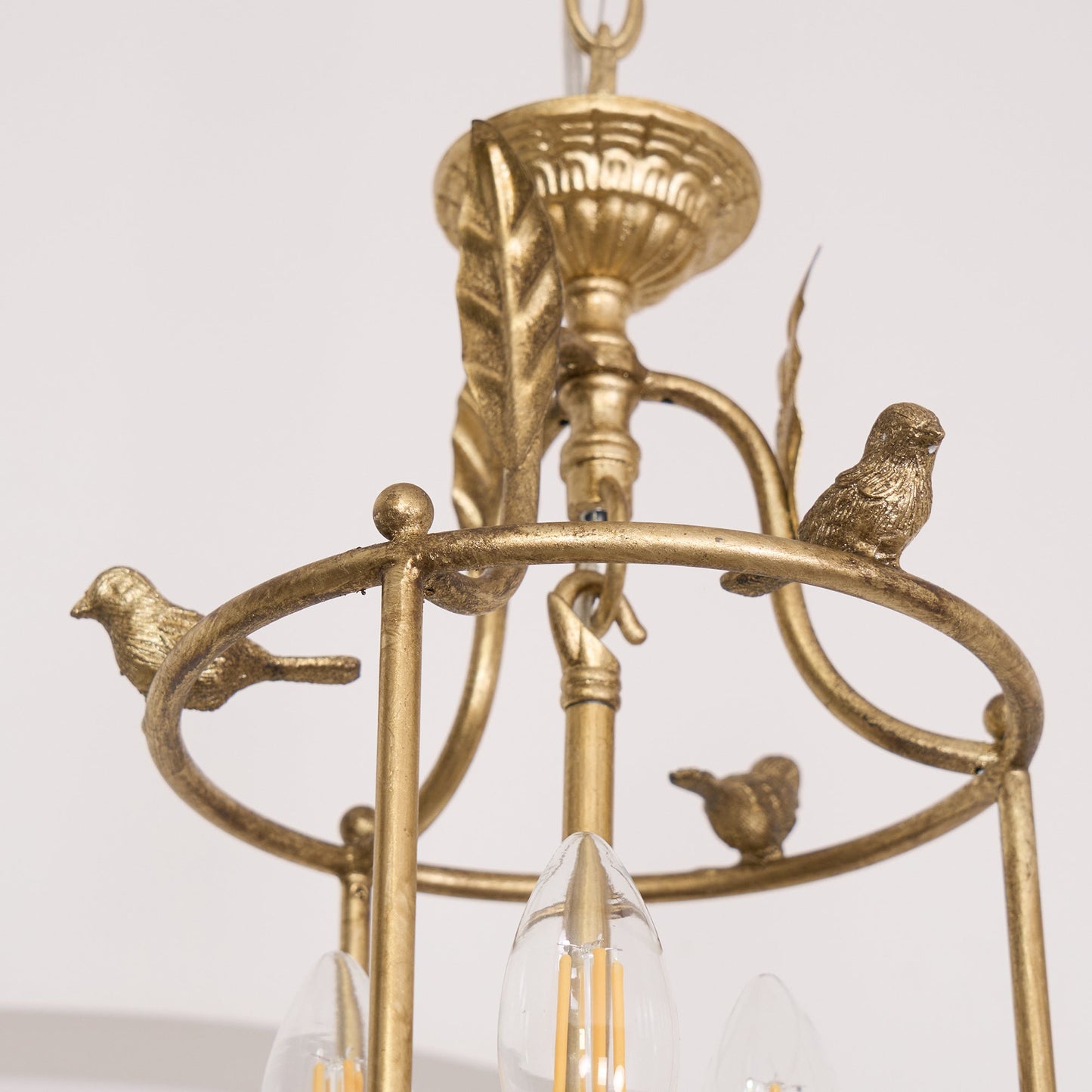 Barok Lantaarn Hanglamp met Vogel- en Bladdetails – Klassieke 3-Lichts Plafondlamp in Goud of Brons