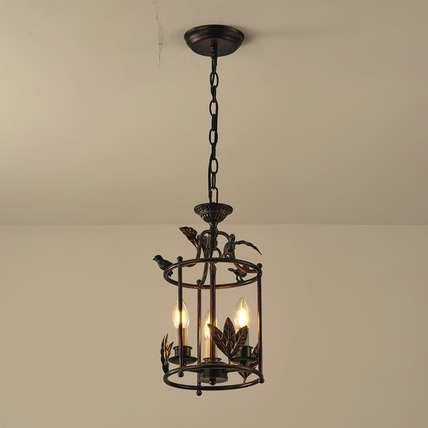 Barok Lantaarn Hanglamp met Vogel- en Bladdetails – Klassieke 3-Lichts Plafondlamp in Goud of Brons