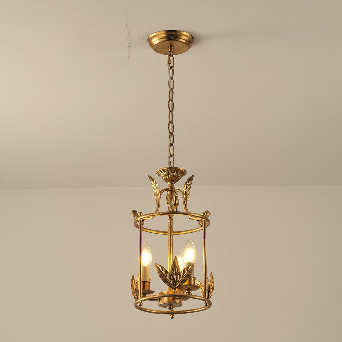 Barok Lantaarn Hanglamp met Vogel- en Bladdetails – Klassieke 3-Lichts Plafondlamp in Goud of Brons