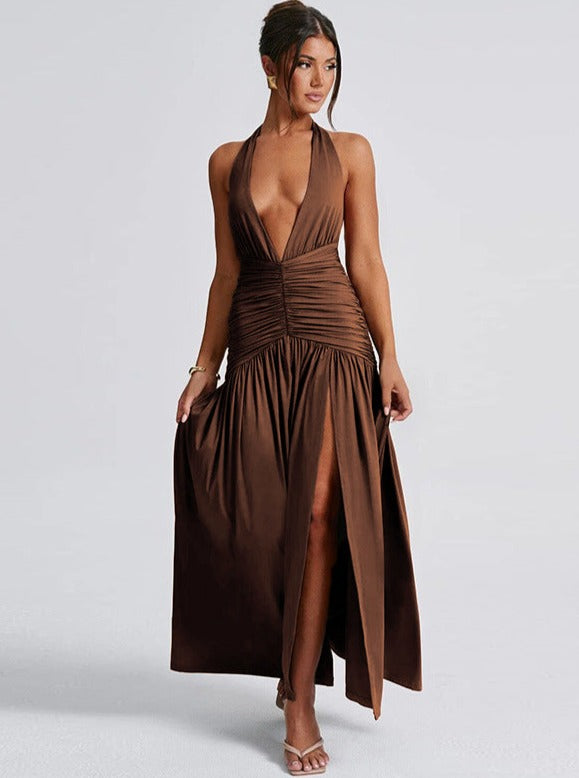 CALORA_ Florencia | Bruine Geplooide Split Halter V-hals Rugloze Jurk