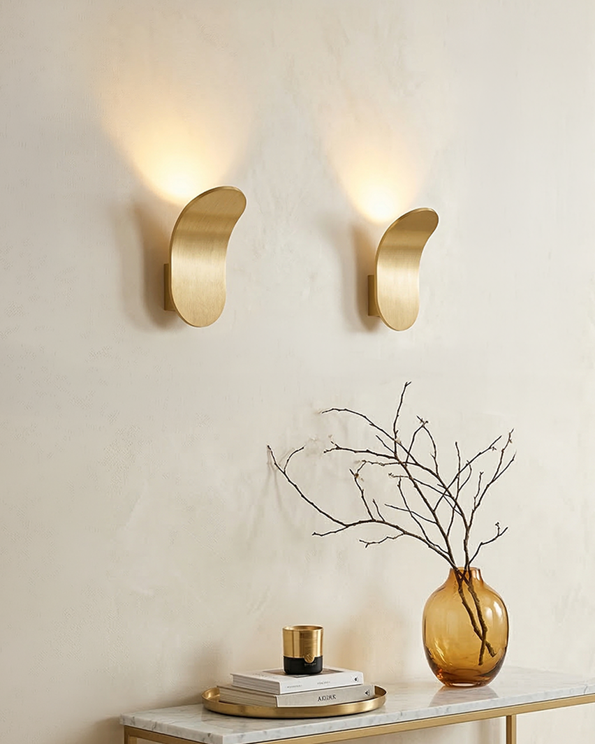 Gebogen Wandlamp Modern Minimalistisch Design Geborstelde Afwerking Diffuus Licht Decoratieve Wandverlichting voor Gang Slaapkamer Woonkamer