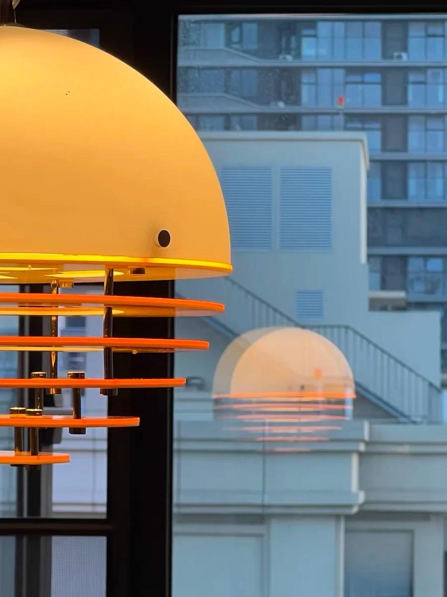 Stijlvolle Hanglamp Bauhaus Design Oranje-Wit Sfeerverlichting voor Moderne Interieurs