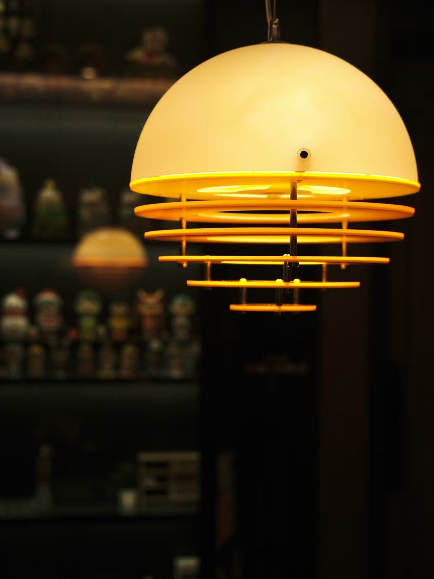 Stijlvolle Hanglamp Bauhaus Design Oranje-Wit Sfeerverlichting voor Moderne Interieurs