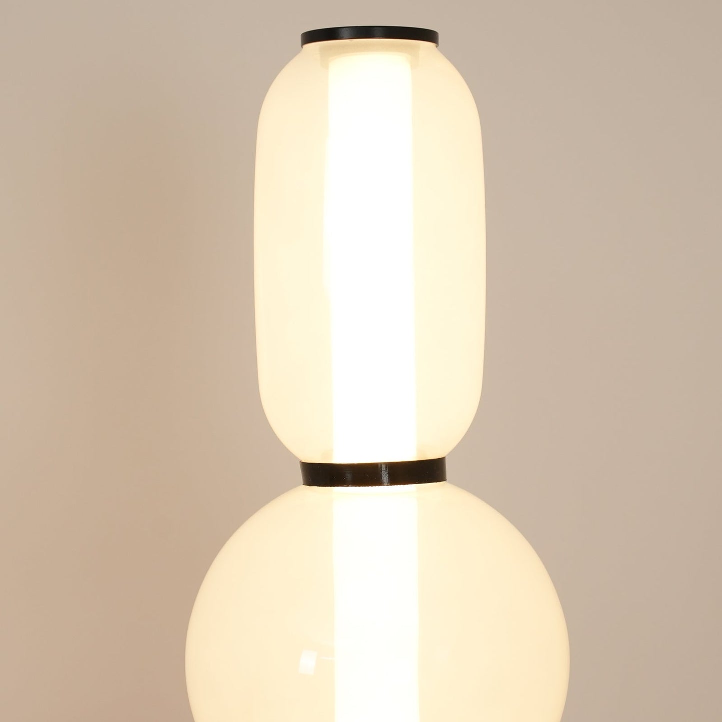 Glazen Vloerlamp met Handgeblazen Kap Zwarte Standaard Modern Design Woonkamer Verlichting
