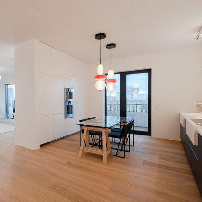 Glazen Hanglamp met Handgeblazen Kappen – Moderne Verlichting met Ambachtelijk Glaswerk