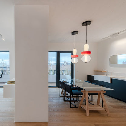 Glazen Hanglamp met Handgeblazen Kappen – Moderne Verlichting met Ambachtelijk Glaswerk