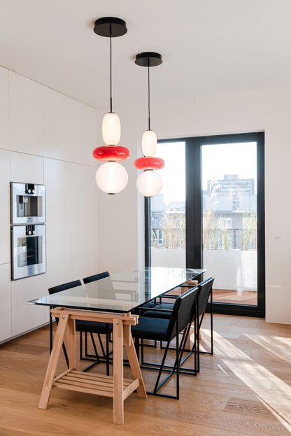 Glazen Hanglamp met Handgeblazen Kappen – Moderne Verlichting met Ambachtelijk Glaswerk