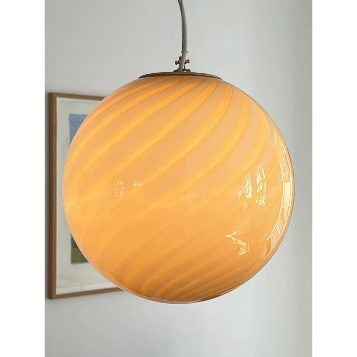 Glazen Hanglamp met Gedraaide Vorm – Handgeblazen Designverlichting voor Keukeneiland en Eetruimte