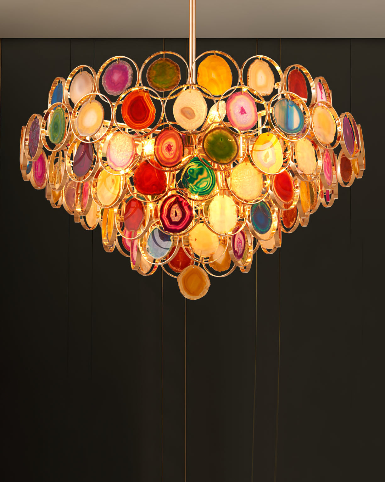 Agaat Kroonluchter – Natuursteen Hanglamp met Goudkleurige Montage – Echt Braziliaans Agaat Verlicht