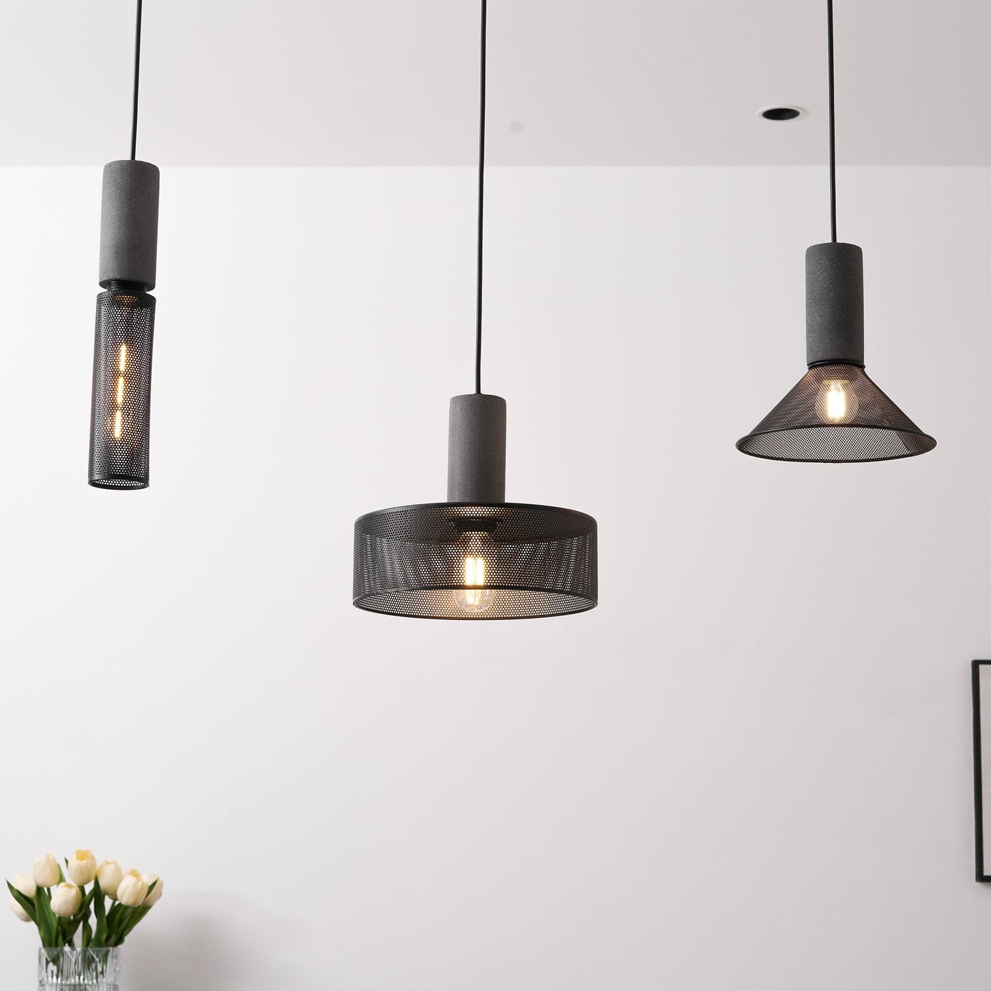 Industriële Hanglamp met Cement & Zwart Mesh — 6 Vormen