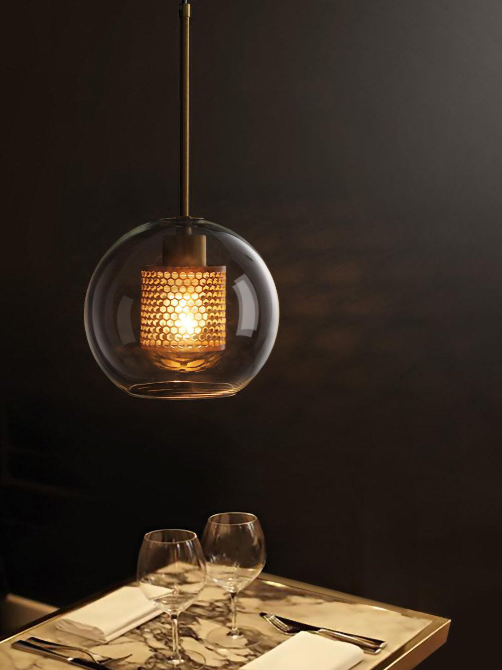 Glazen Hanglamp met Metalen Gaaskap Transparant Amber Zwart Goud 20-30cm Scandinavisch Design Eetkamer Keuken