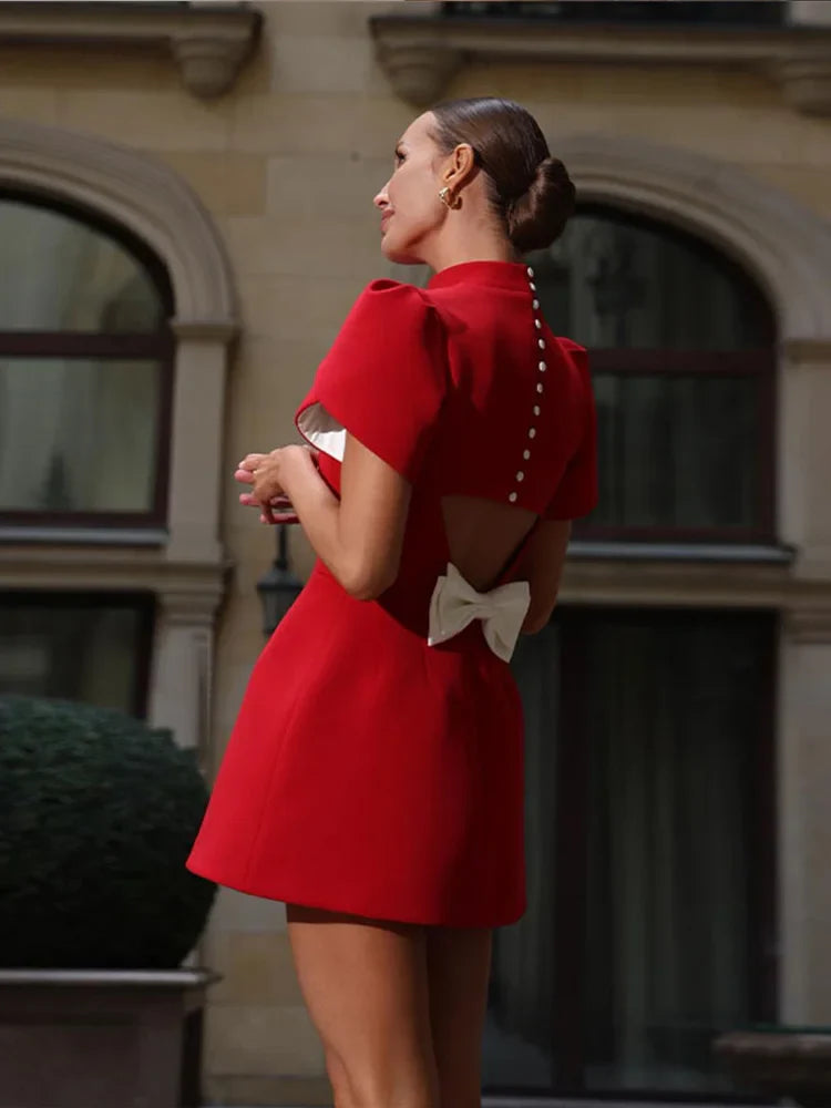 Korte Mini Jurk met Schoudervullingen Zwart Sexy Design
